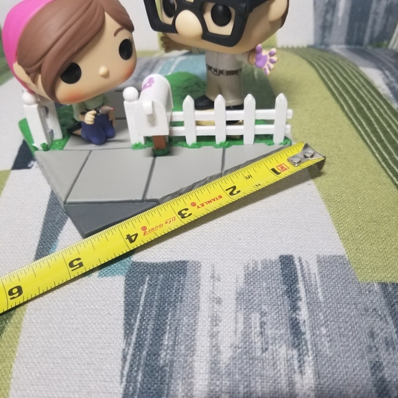Funko Pop Disney Pixar’s UP Carl & Ellie 2020 Fall Convention Limited Edition - Picture 3 of 15